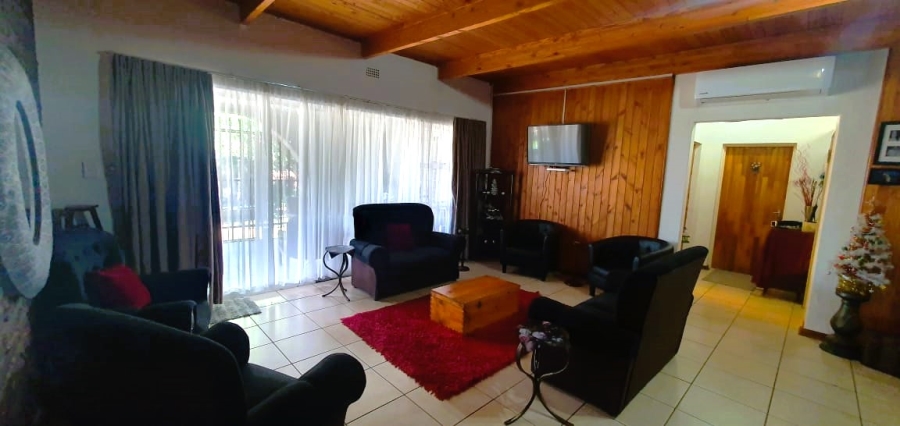 3 Bedroom Property for Sale in Koffiefontein Free State